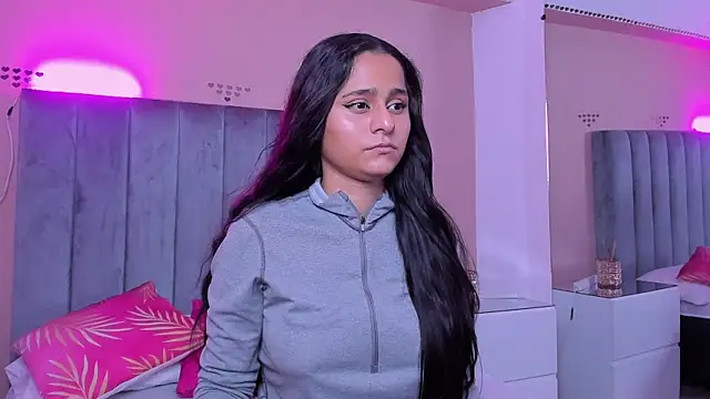 Giselle Roldan online show from 06-25-26, 04:43