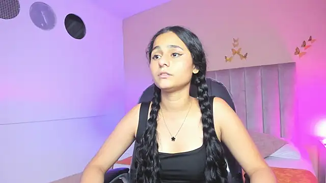 Snapshot of Giselle_Roldan chatting on 04-21-26, 04:41 Giselle Roldan online show from 04-21-26, 04:41