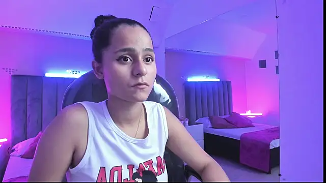 Snapshot of Giselle_Roldan chatting on 04-29-26, 04:49 Giselle Roldan online show from 04-29-26, 04:49