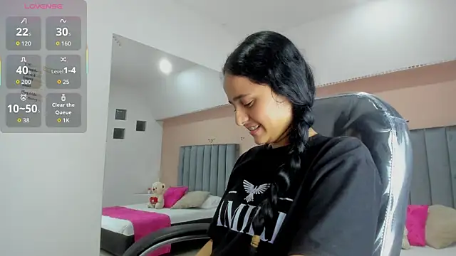 Giselle Roldan online show from 11-07-25, 03:22