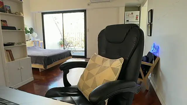 Snapshot of Den_BlueXx chatting on 06-11-26, 04:37 Den BlueXx online show from 06-11-26, 04:37