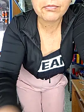 Snapshot of nidia2026 chatting on 07-06-26, 04:20 nidia2026 online show from 07-06-26, 04:20