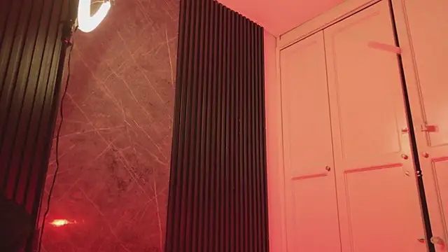 Snapshot of Little_maeve chatting on 03-03-25, 12:23 Little maeve online show from 03-03-25, 12:23