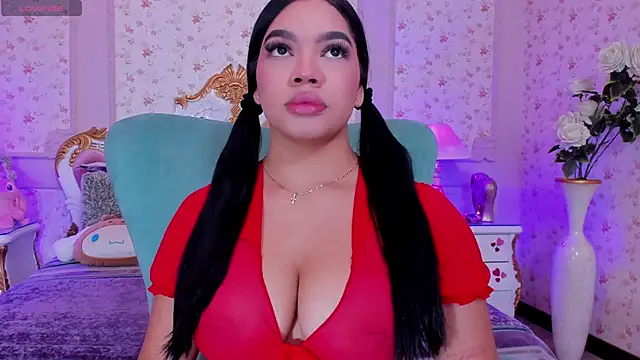 Snapshot of AllissonJames chatting on 10-28-25, 11:53 AllissonJames online show from 10-28-25, 11:53