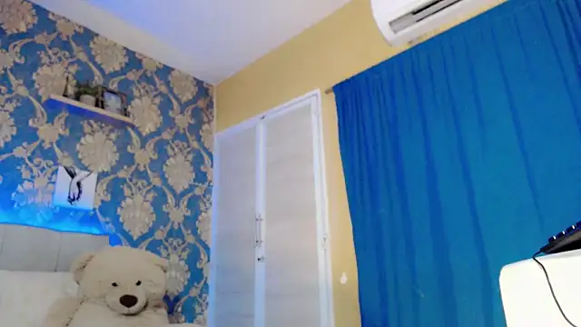 nicoledollts online show from 02-24-26, 05:47