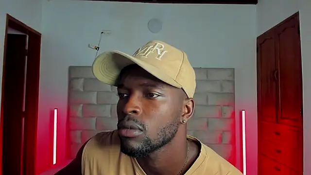 Snapshot of Dylan_Taylor chatting on 02-13-26, 03:39 Dylan Taylor online show from 02-13-26, 03:39