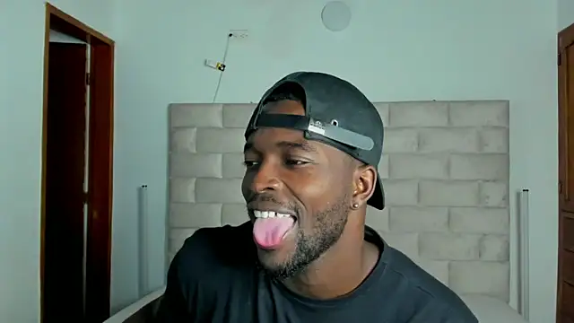 Snapshot of Dylan_Taylor chatting on 02-14-26, 03:51 Dylan Taylor online show from 02-14-26, 03:51