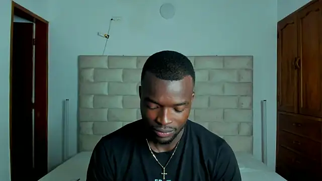 Snapshot of Dylan_Taylor chatting on 02-10-26, 02:54 Dylan Taylor online show from 02-10-26, 02:54