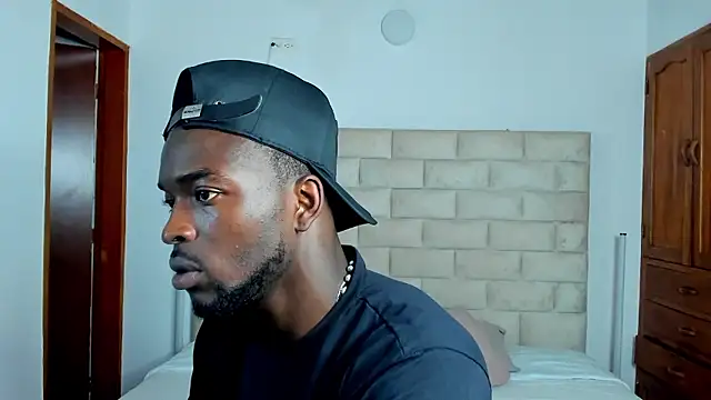 Snapshot of Dylan_Taylor chatting on 01-18-26, 07:28 Dylan Taylor online show from 01-18-26, 07:28