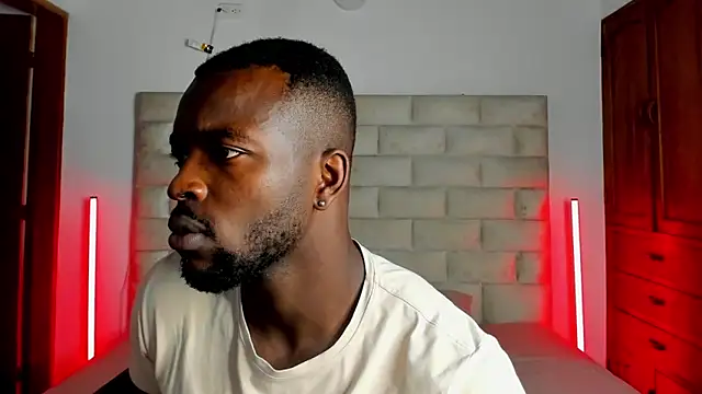 Snapshot of Dylan_Taylor chatting on 03-02-26, 03:51 Dylan Taylor online show from 03-02-26, 03:51