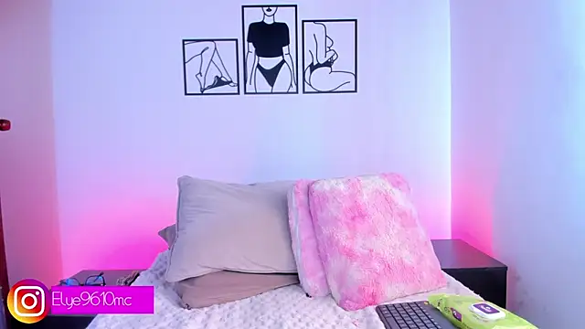 ellie mcdonald online show from 07-10-26, 09:26