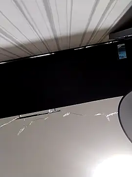 Lorrain Dorrie online show from 12-18-25, 06:40