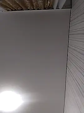 Lorrain Dorrie online show from 11-26-25, 05:40