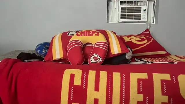 Snapshot of skarfosbabes69 chatting on 06-11-26, 08:33 skarfosbabes69 online show from 06-11-26, 08:33