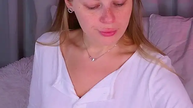 BeatriceEsmont online show from 11-03-25, 07:28