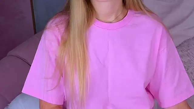 BeatriceEsmont online show from 10-13-25, 07:26