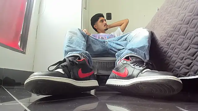 latin bbc online show from 11-24-25, 08:20