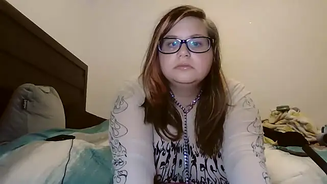 HoneyBear19 online show from 02-05-26, 03:46