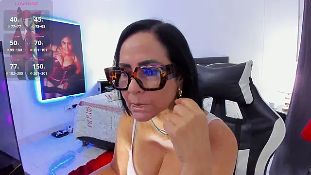 RubyBonnet  online show from 10-01-25, 11:08