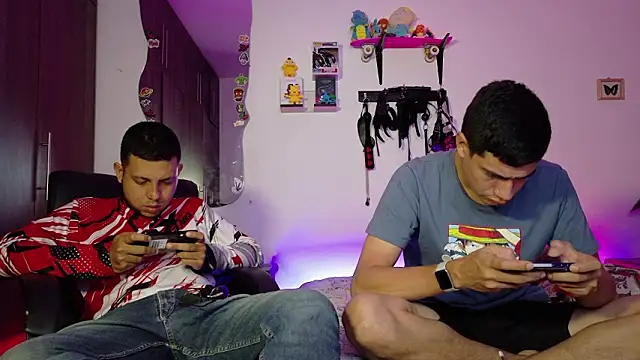 Snapshot of Nymphobuddies chatting on 02-21-26, 01:40 Nymphobuddies online show from 02-21-26, 01:40