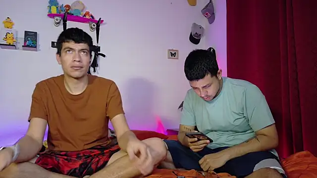 Snapshot of Nymphobuddies chatting on 01-16-26, 09:52 Nymphobuddies online show from 01-16-26, 09:52