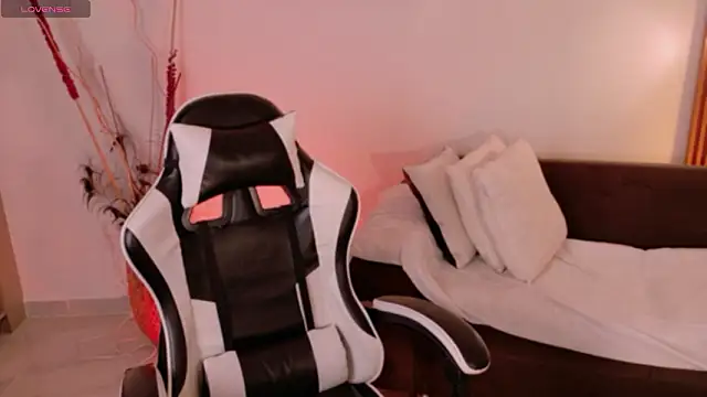 AnabelWolf online show from 03-25-26, 03:33