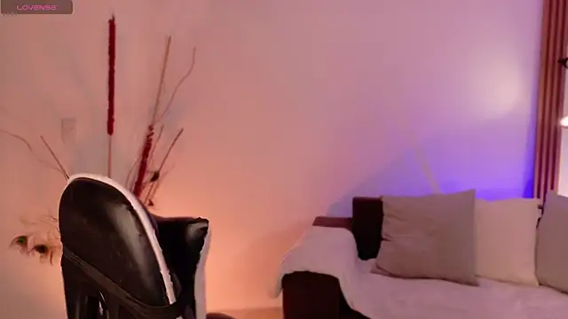 AnabelWolf online show from 04-20-26, 03:46