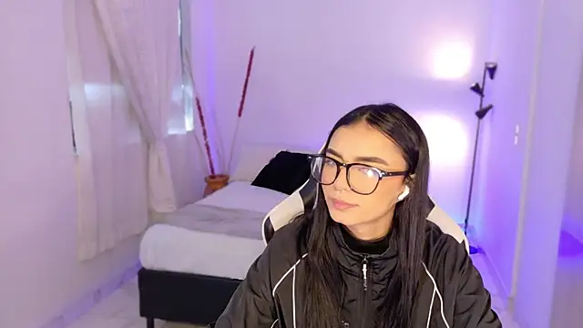 AnabelWolf online show from 10-23-25, 01:32