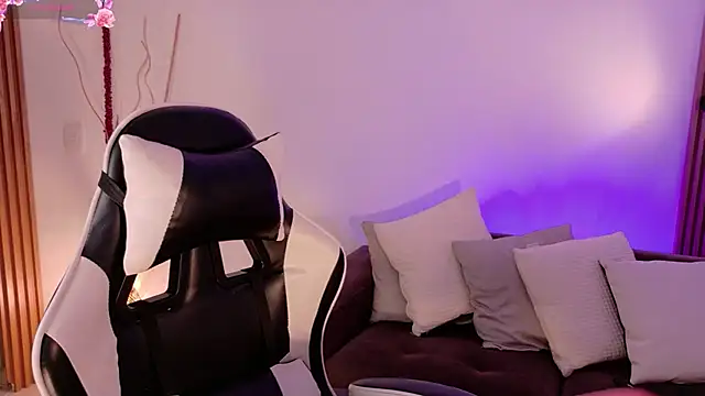 AnabelWolf online show from 06-18-26, 03:28