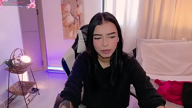 Snapshot of AnabelWolf chatting on 06-12-26, 02:48 AnabelWolf online show from 06-12-26, 02:48