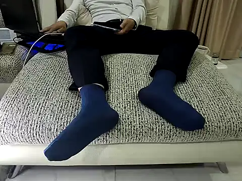 softlyS online show from 12-15-24, 03:20