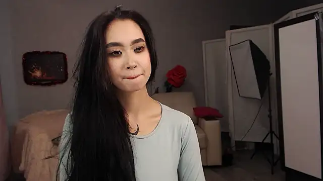 NamiLoveRoom online show from 12-21-24, 08:50