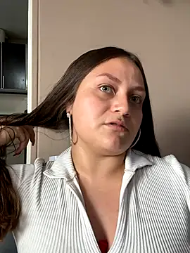Snapshot of cherry_coper chatting on 09-20-25, 12:43 cherry coper online show from 09-20-25, 12:43