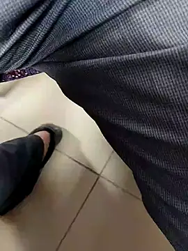 samee00721 online show from 10-06-25, 11:33