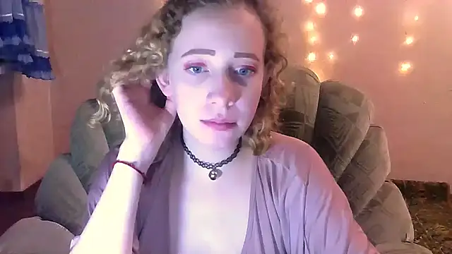 Snapshot of MelxMellie chatting on 02-03-25, 01:19 MelxMellie online show from 02-03-25, 01:19