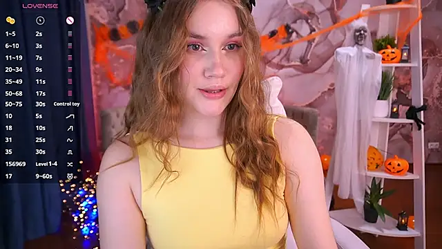 FoxyyKate online show from 10-31-25, 03:30