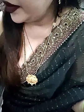 Snapshot of Mayuri77 chatting on 02-07-26, 05:04 Mayuri77 online show from 02-07-26, 05:04