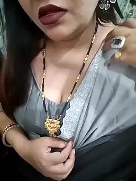 Snapshot of Mayuri77 chatting on 06-04-26, 05:28 Mayuri77 online show from 06-04-26, 05:28