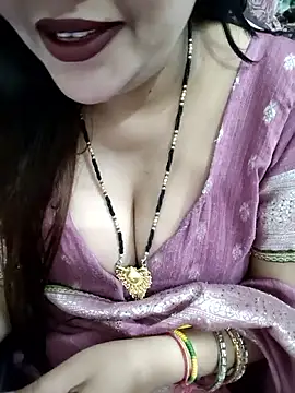 Snapshot of Mayuri77 chatting on 04-27-26, 06:55 Mayuri77 online show from 04-27-26, 06:55