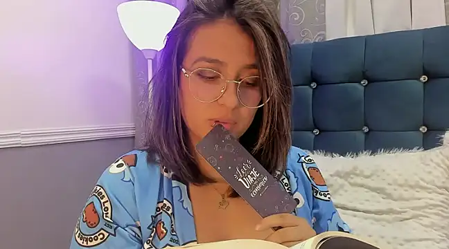 Pandoracherry online show from 03-15-25, 08:26