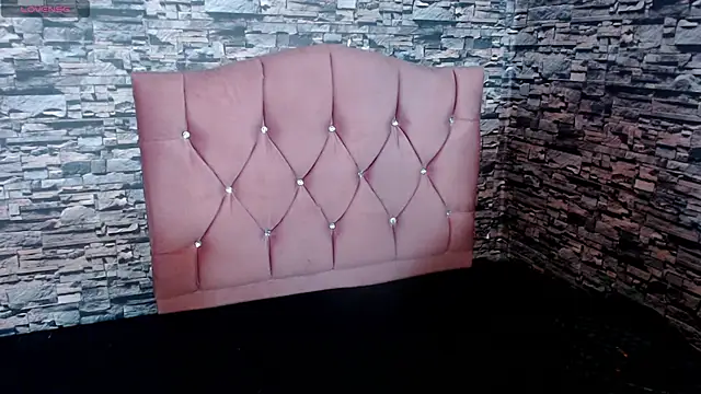 sofi bronw online show from 11-26-25, 11:10