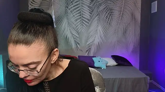 Rose Noir online show from 12-17-24, 12:33