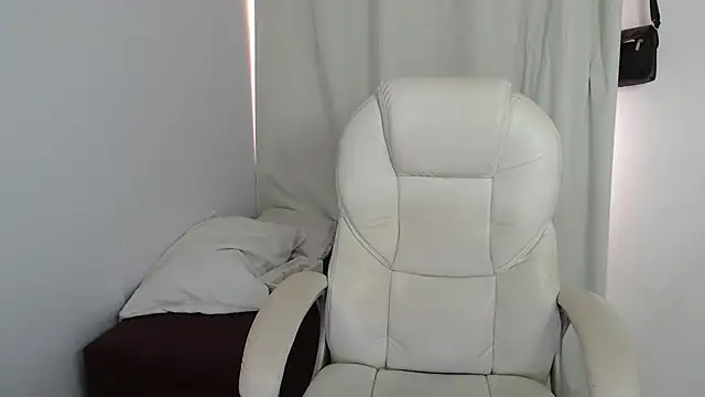 Xileny-Halliwey online show from 09-14-25, 03:45