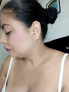 Snapshot of ElizabethWeil chatting on 03-03-26, 01:07 ElizabethWeil online show from 03-03-26, 01:07