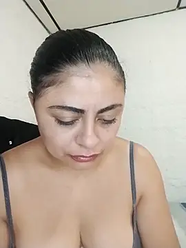 Snapshot of ElizabethWeil chatting on 01-19-26, 04:11 ElizabethWeil online show from 01-19-26, 04:11