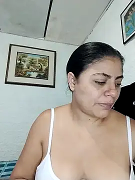 Snapshot of ElizabethWeil chatting on 02-05-26, 01:18 ElizabethWeil online show from 02-05-26, 01:18