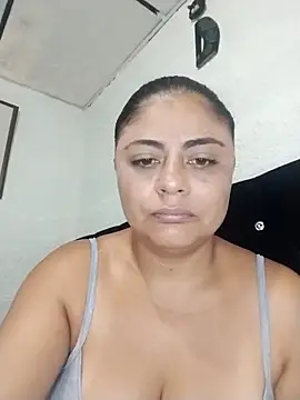 ElizabethWeil online show from 04-12-26, 12:30