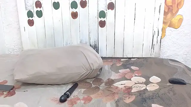 LolaTwerksXX online show from 10-28-25, 12:44