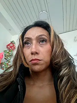 salome drasin online show from 11-29-25, 02:06