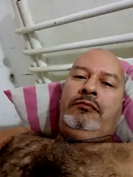 Snapshot of Juan_45 chatting on 06-15-26, 01:22 Juan 45 online show from 06-15-26, 01:22